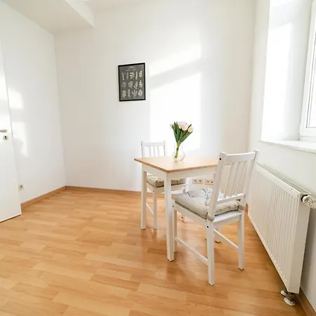 Apartment Fullhouse - - L10 Magdeburg