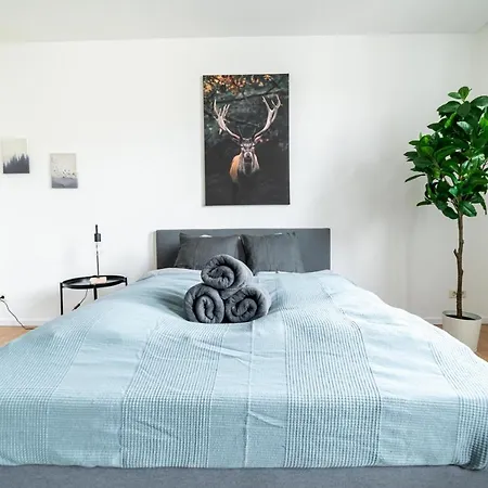 Apartment Fullhouse - - L10 Magdeburg