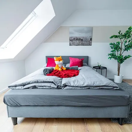 Apartment Fullhouse - - L10 *