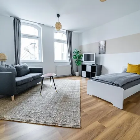 Fullhouse - - L10 * Magdeburk
