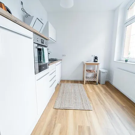 Apartment Fullhouse - - L10 *
