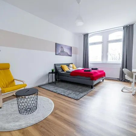 Apartment Fullhouse - - L10 Magdeburg
