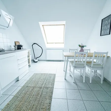 Fullhouse - - L10 Apartment Magdeburg