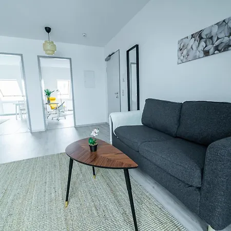 Apartment Fullhouse - - L10 Magdeburg