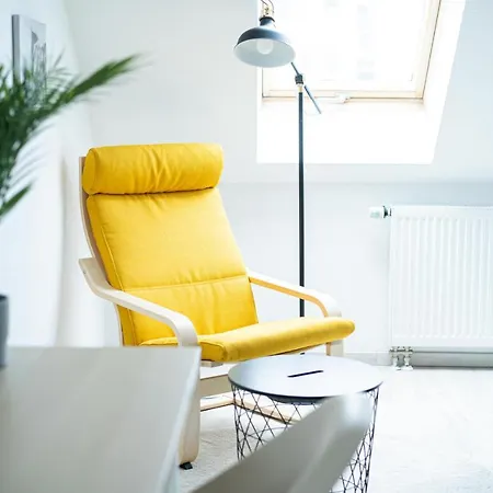 Fullhouse - - L10 Apartment