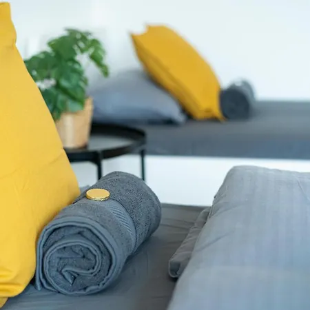 Apartment Fullhouse - - L10 *