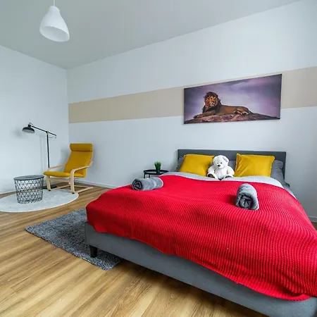 Apartment Fullhouse - - L10