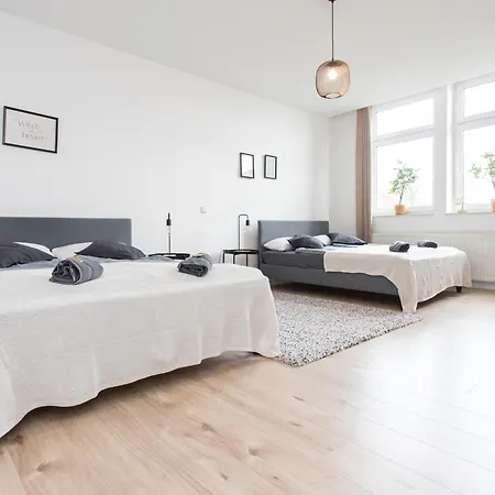 Apartment Fullhouse - - L10 Magdeburg