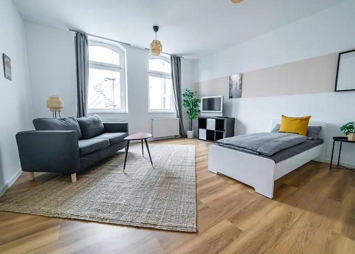 Fullhouse - - L10 * Magdeburg