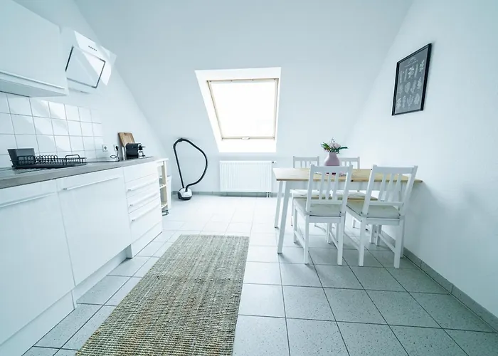 Fullhouse - - L10 Apartman Magdeburg