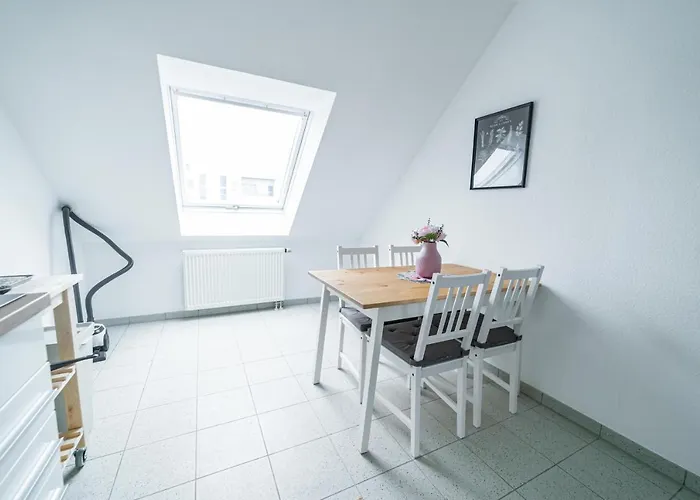 Fullhouse - - L10 Apartman