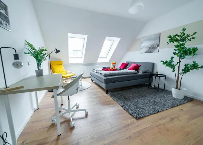 Fullhouse - - L10 Apartman Magdeburg