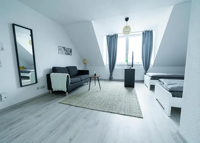 Fullhouse - - L10 * Magdeburg